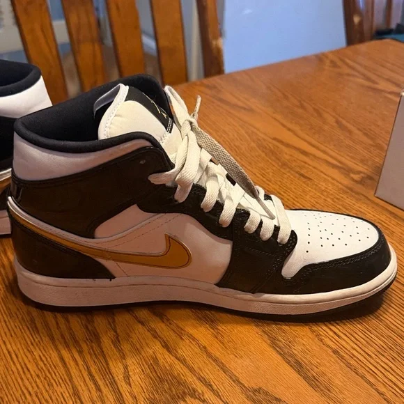 Nike Air Jordan White and Gold Sneakers - Picture 6 of 7